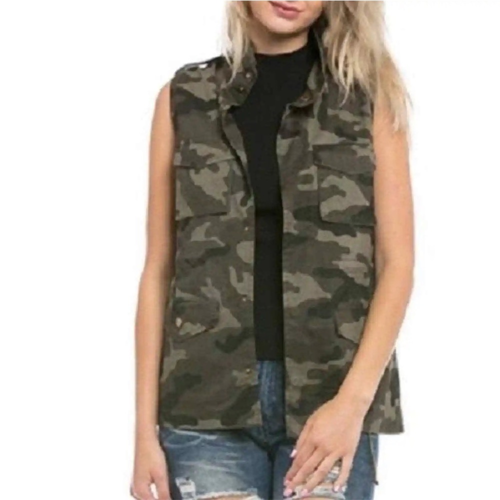 NWOT Love Tree Camouflage Utility Vest size Large